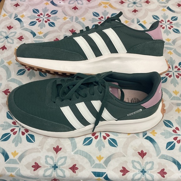 Adidas Run 70s Shoes - Green and White - Picture 4 of 7